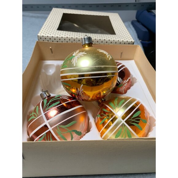 Vintage Poland Hand-Painted Glass Christmas Ornaments Set of 4 Original Box - Picture 3 of 9